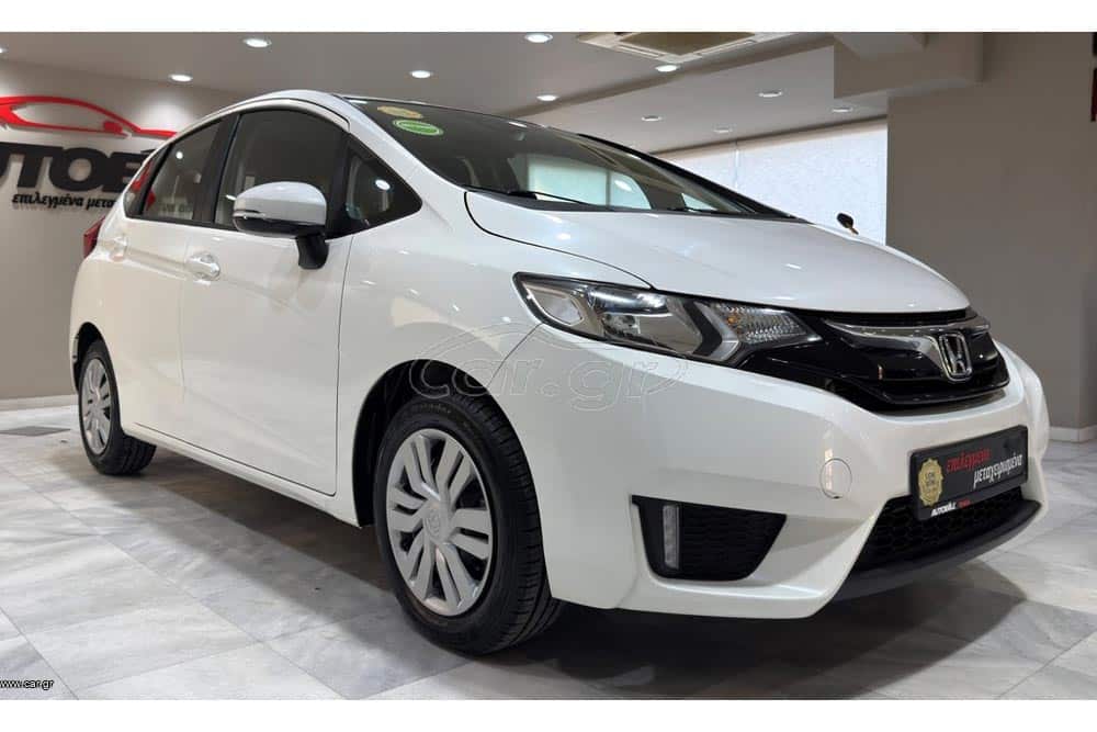 https://cdn.autogreeknews.gr/wp-content/uploads/2026/08/Honda-Jazz-2026-used-3.jpg