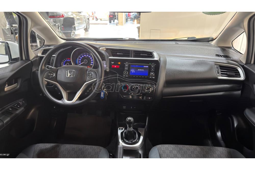 https://cdn.autogreeknews.gr/wp-content/uploads/2026/08/Honda-Jazz-2026-used-7.jpg
