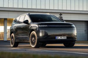 Ήρθε στην Ευρώπη το κυριαρχικό Hyundai Ioniq 9 Black Ink