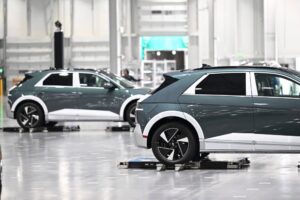 Hyundai-Parking-Robots-811-1-2048×1242
