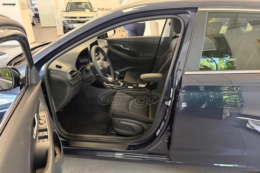 https://cdn.autogreeknews.gr/wp-content/uploads/2026/08/Hyundai-i30-2026-3.jpg