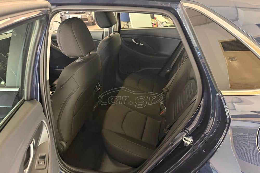https://cdn.autogreeknews.gr/wp-content/uploads/2026/08/Hyundai-i30-2026-4.jpg