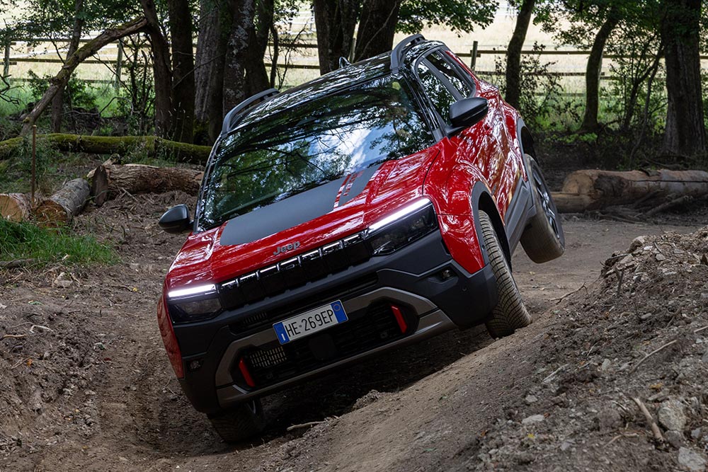 https://cdn.autogreeknews.gr/wp-content/uploads/2026/08/Jeep-Avenger-2026-10.jpg
