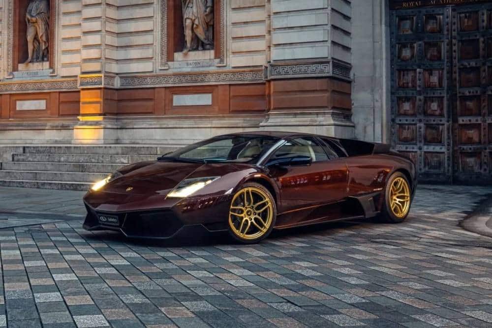 https://cdn.autogreeknews.gr/wp-content/uploads/2026/08/Lamborghini_Murcielago_SV_2010_manual-12.jpg