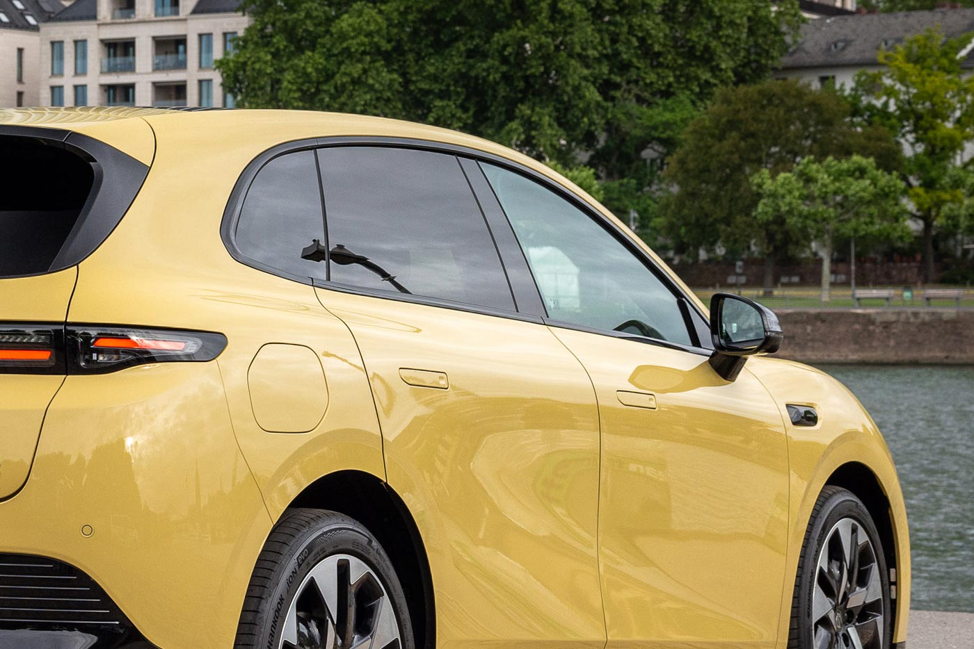 https://cdn.autogreeknews.gr/wp-content/uploads/2026/08/Leapmotor-B05-exterior.jpg