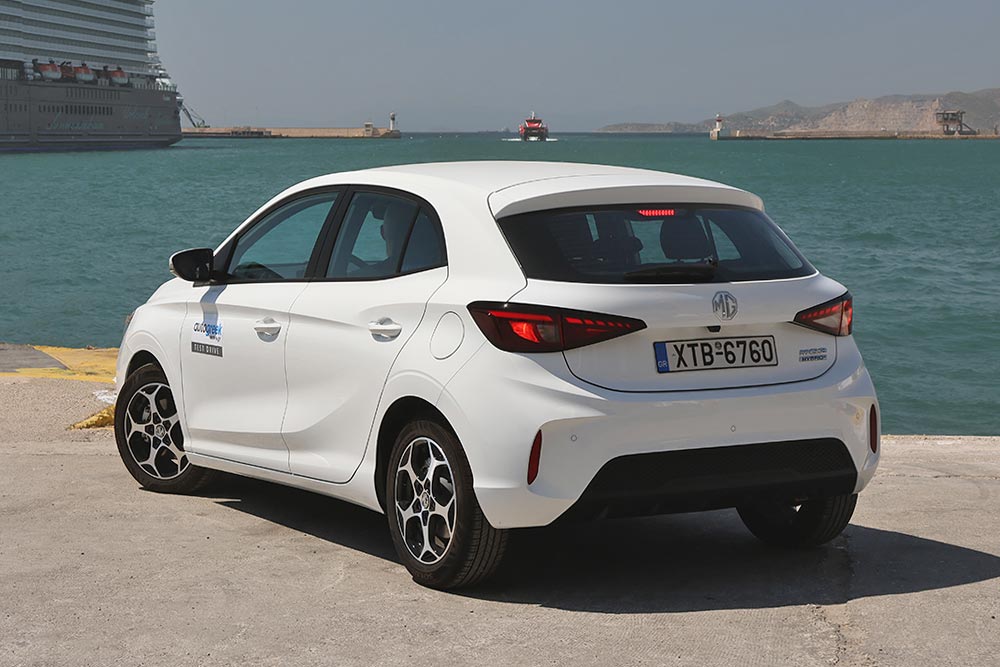 https://cdn.autogreeknews.gr/wp-content/uploads/2026/08/MG3-Hybrid-white-5.jpg
