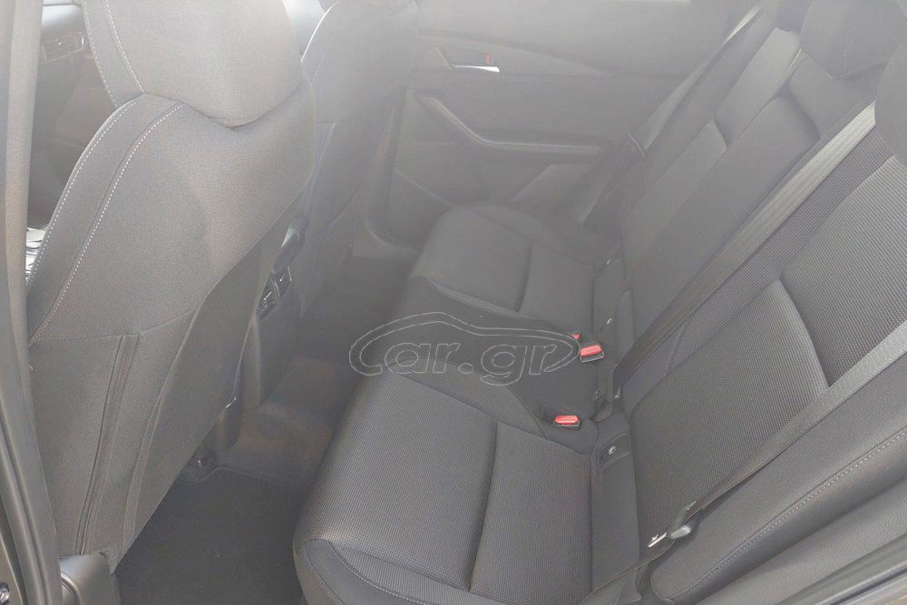 https://cdn.autogreeknews.gr/wp-content/uploads/2026/08/Mazda-CX-30-2025-used-6.jpg