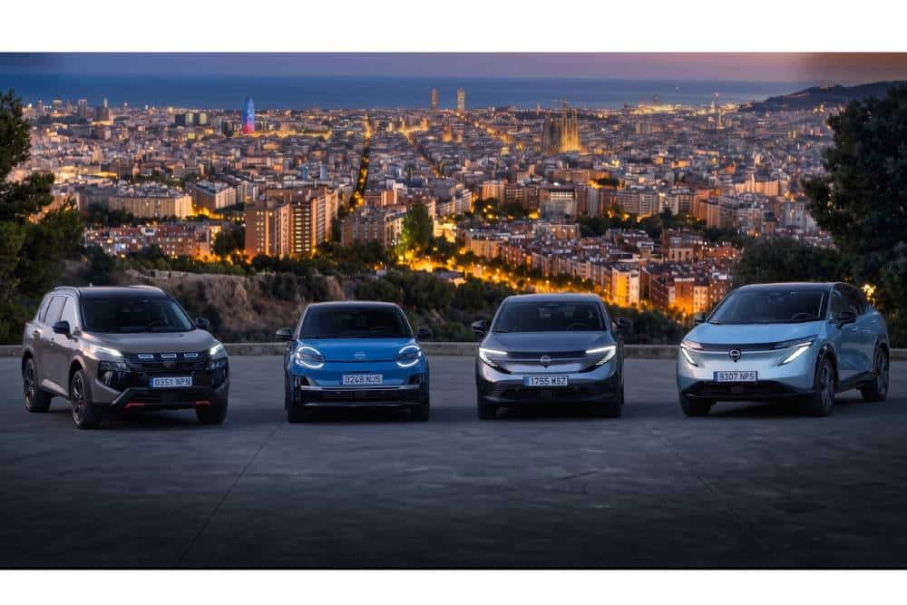 https://cdn.autogreeknews.gr/wp-content/uploads/2026/08/New-Nissan-EV-Range-PACKSHOT1-1.jpg