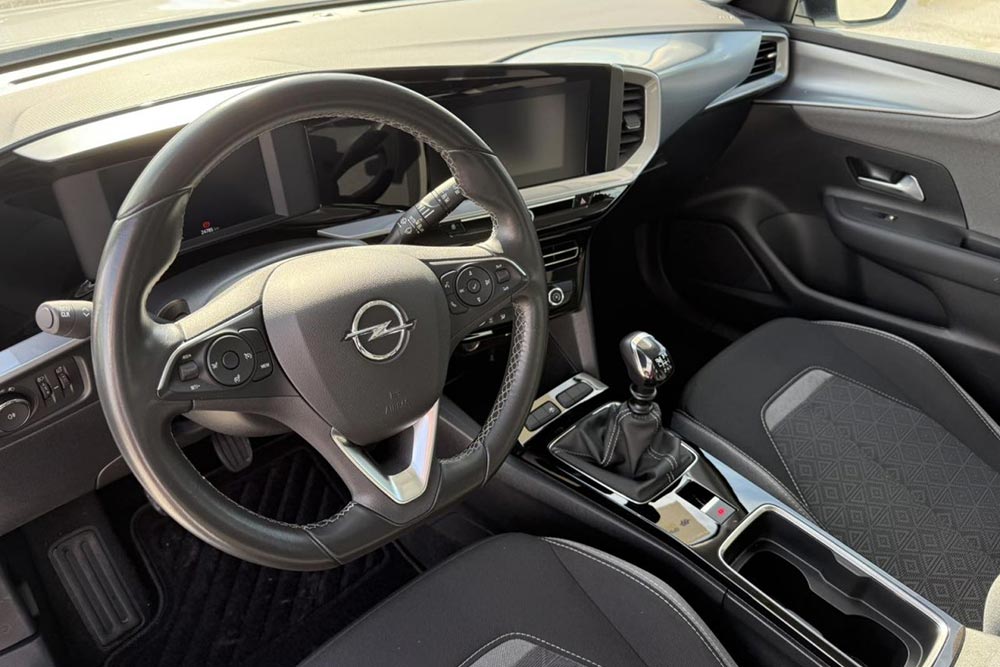 https://cdn.autogreeknews.gr/wp-content/uploads/2026/08/Opel-Mokka-2023-used-3.jpg