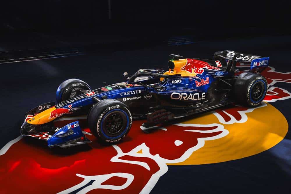 https://cdn.autogreeknews.gr/wp-content/uploads/2026/08/Oracle_Red_Bull_Racing_Red-Bull-Ford-Powertrains_01-1.jpg