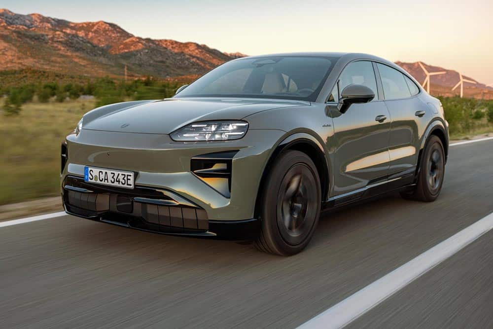 https://cdn.autogreeknews.gr/wp-content/uploads/2026/08/Porsche-Cayenne-Turbo-Coupe-Electric.jpg
