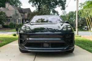 Porsche-Macan-Turbo-Electric-Auction (1)