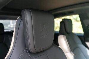 Porsche-Macan-Turbo-Electric-Auction (3)