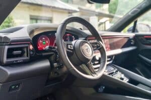 Porsche-Macan-Turbo-Electric-Auction (5)