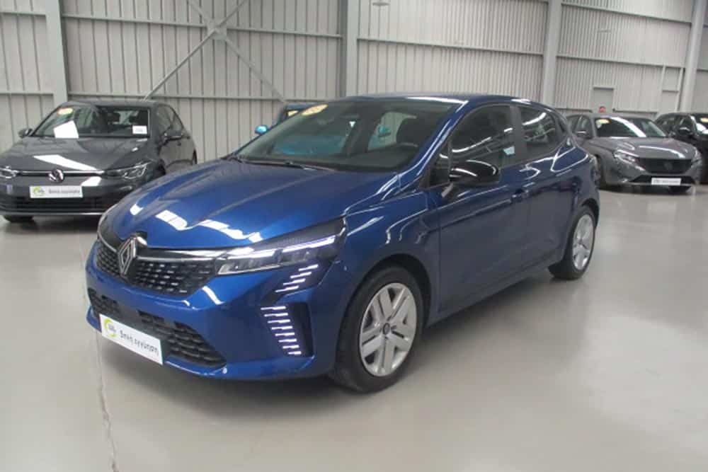 https://cdn.autogreeknews.gr/wp-content/uploads/2026/08/Renault-Clio-E-Tech-2025-used-3.jpg