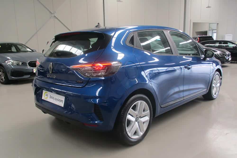 https://cdn.autogreeknews.gr/wp-content/uploads/2026/08/Renault-Clio-E-Tech-2025-used-4.jpg