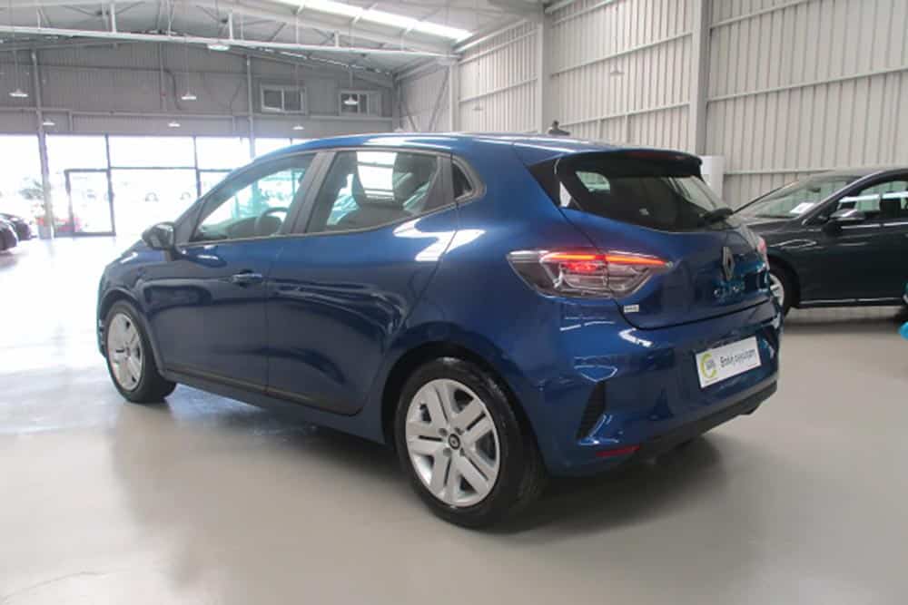 https://cdn.autogreeknews.gr/wp-content/uploads/2026/08/Renault-Clio-E-Tech-2025-used-5.jpg