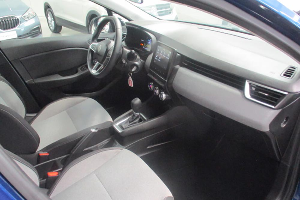 https://cdn.autogreeknews.gr/wp-content/uploads/2026/08/Renault-Clio-E-Tech-2025-used-7.jpg
