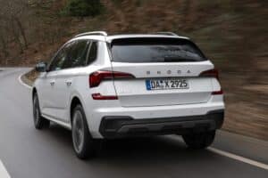 Skoda-Kamiq-rear-kinisi
