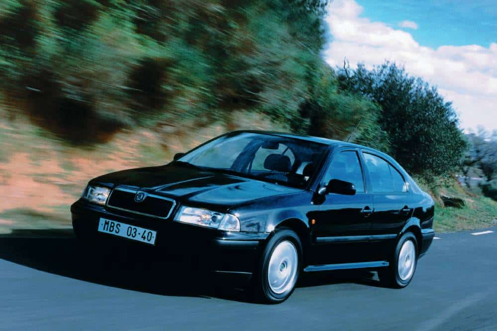 https://cdn.autogreeknews.gr/wp-content/uploads/2026/08/Skoda-Octavia-turns-30-Three-decades-of-a-brand-ic-1.jpg