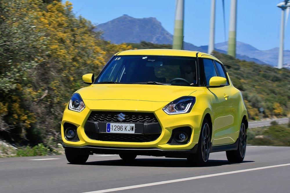 https://cdn.autogreeknews.gr/wp-content/uploads/2026/08/Suzuki-Swift-Sport.jpg