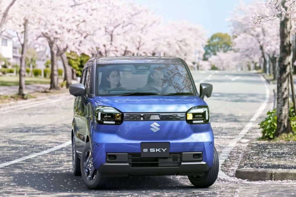 https://cdn.autogreeknews.gr/wp-content/uploads/2026/08/Suzuki-e-SKY-1-2048x1290-1.jpg