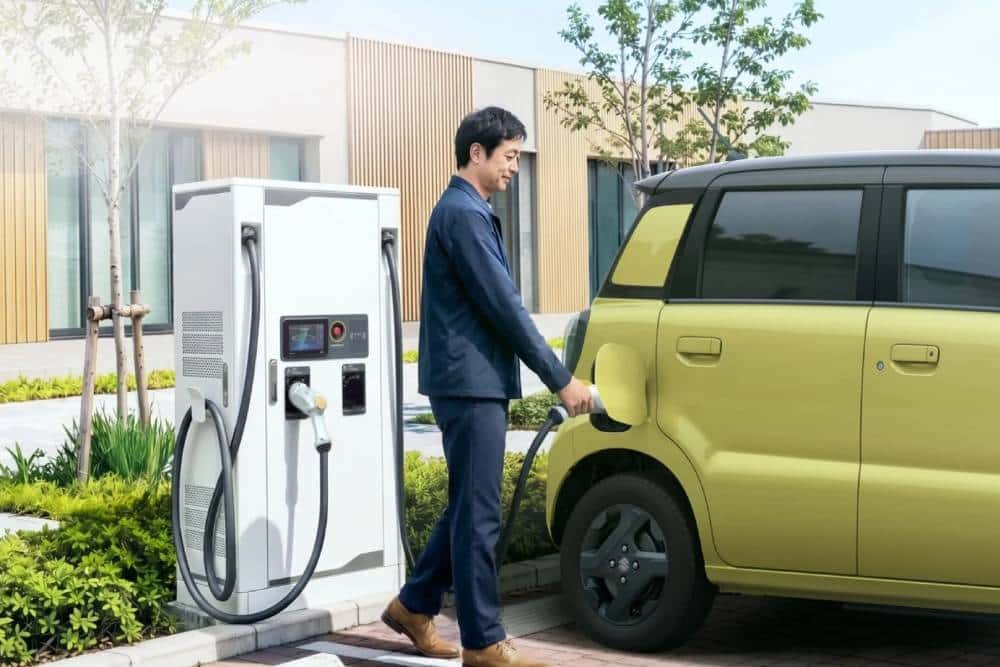 https://cdn.autogreeknews.gr/wp-content/uploads/2026/08/Suzuki-e-SKY-5-2048x1290-1.jpg