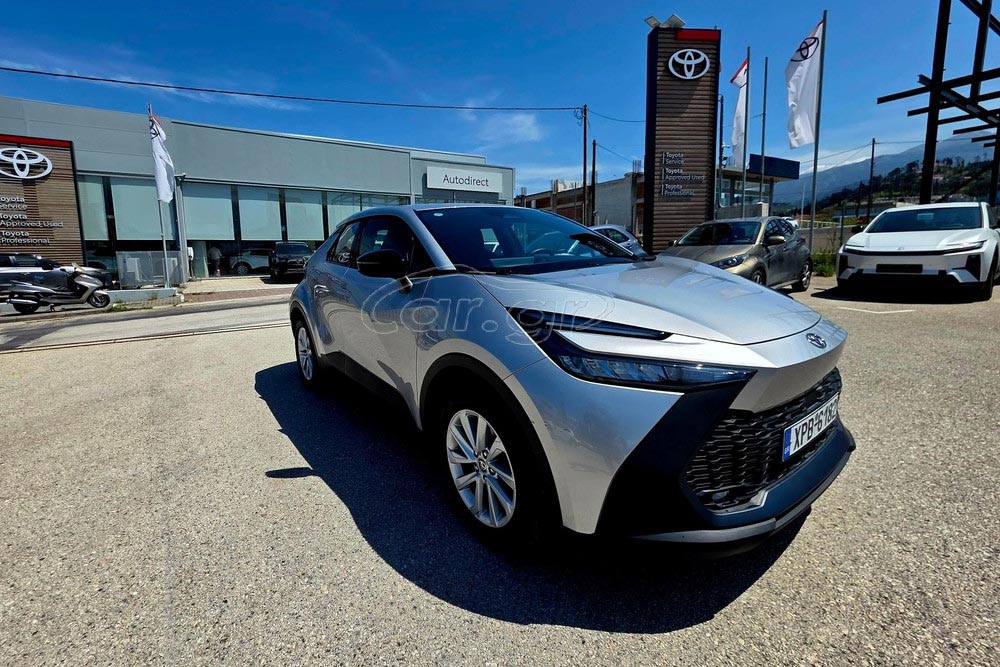 https://cdn.autogreeknews.gr/wp-content/uploads/2026/08/Toyota-C-HR-PHEV-2026-used-2.jpg