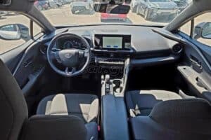 Toyota-C-HR-PHEV-2026-used-4