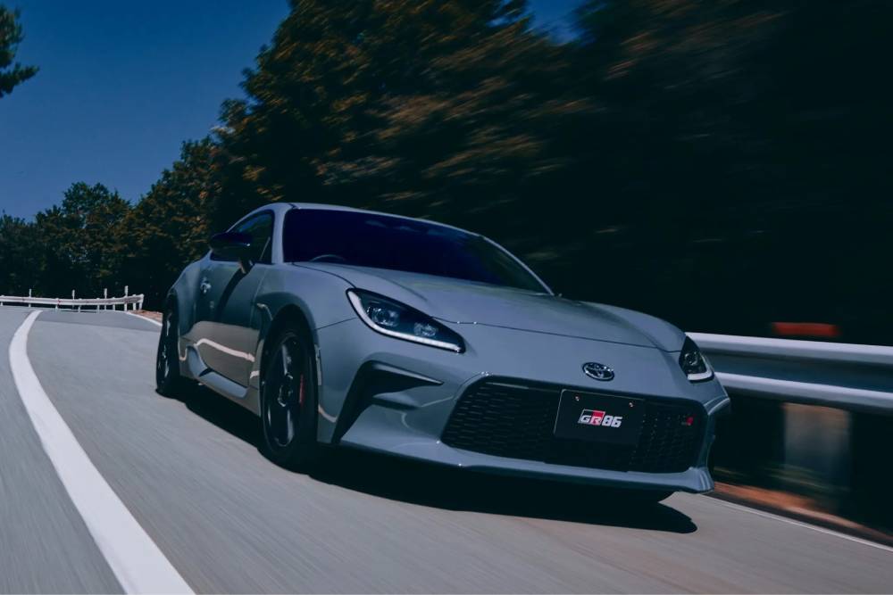 https://cdn.autogreeknews.gr/wp-content/uploads/2026/08/Toyota-GR-86-Update-Japan-1-2048x1366-1.jpg