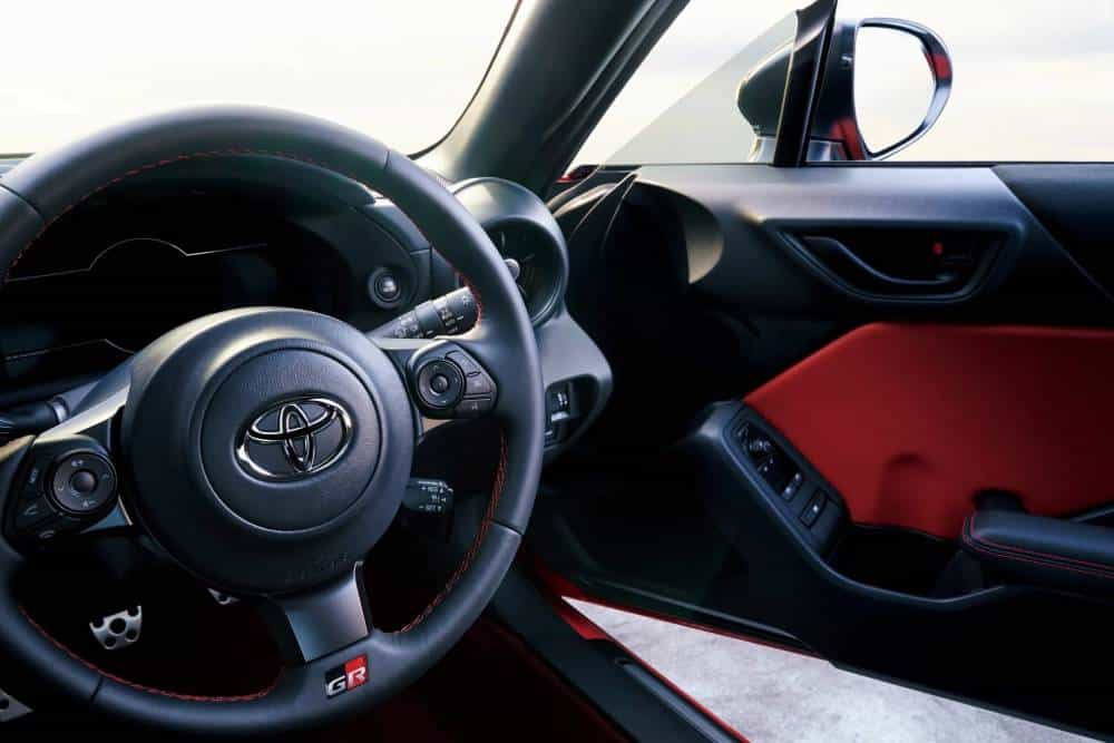 https://cdn.autogreeknews.gr/wp-content/uploads/2026/08/Toyota-GR-86-Update-Japan-16-2048x1349-1.jpg