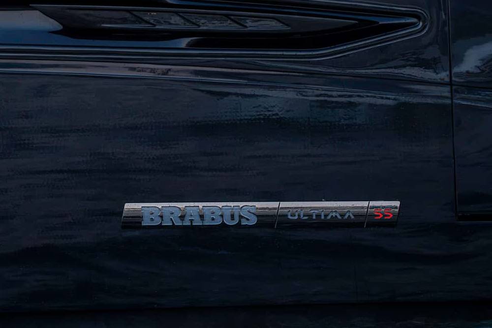 https://cdn.autogreeknews.gr/wp-content/uploads/2026/08/brabus-ultima-55-luxuskatamaran-2026-5.jpg