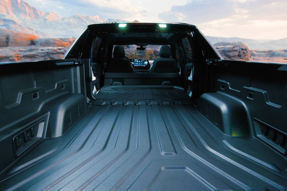 https://cdn.autogreeknews.gr/wp-content/uploads/2026/08/chevrolet_silverado_ev_rst_228.jpg