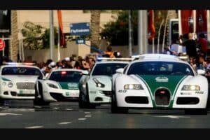 Γιατί τα περιπολικά είναι supercars στο Ντουμπάι;