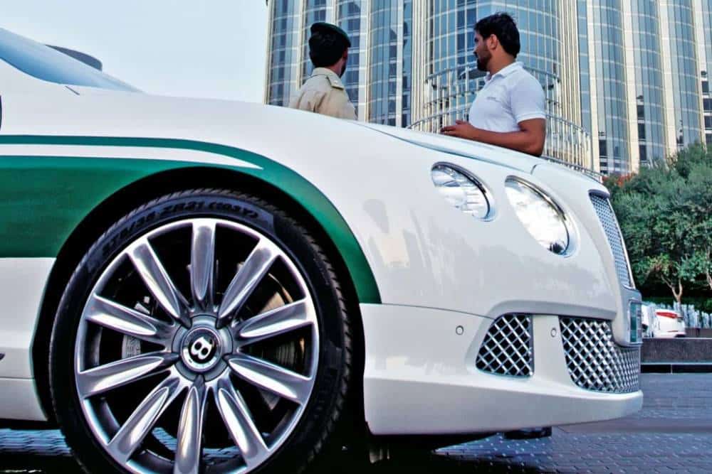 https://cdn.autogreeknews.gr/wp-content/uploads/2026/08/dubai-police-cars-08.jpg