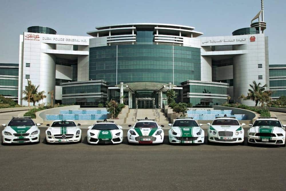 https://cdn.autogreeknews.gr/wp-content/uploads/2026/08/dubai-police-cars.jpg