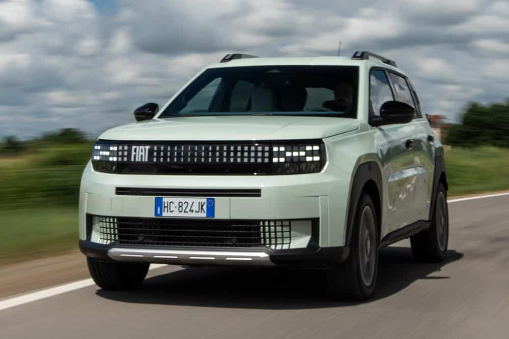 https://cdn.autogreeknews.gr/wp-content/uploads/2026/08/fiat-grande-panda-turbo-100-1.jpg