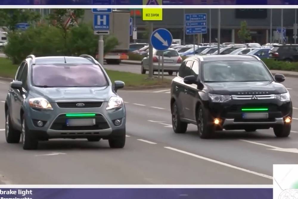 https://cdn.autogreeknews.gr/wp-content/uploads/2026/08/front-brake-lights-06.jpg