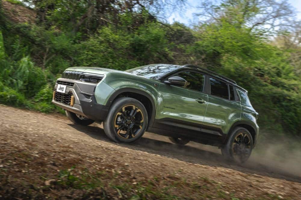 Στα πέρατα του κόσμου το Jeep Avenger