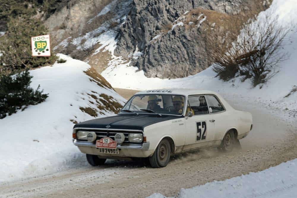 https://cdn.autogreeknews.gr/wp-content/uploads/2026/08/lille-bror-nasenius-opel-rekord-c-rallye-monte-carlo-1967-1.jpg