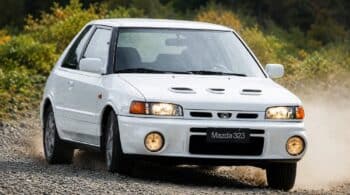 Το Mazda 323 που έγινε GT-R και τώρα κοστίζει μια περιουσία