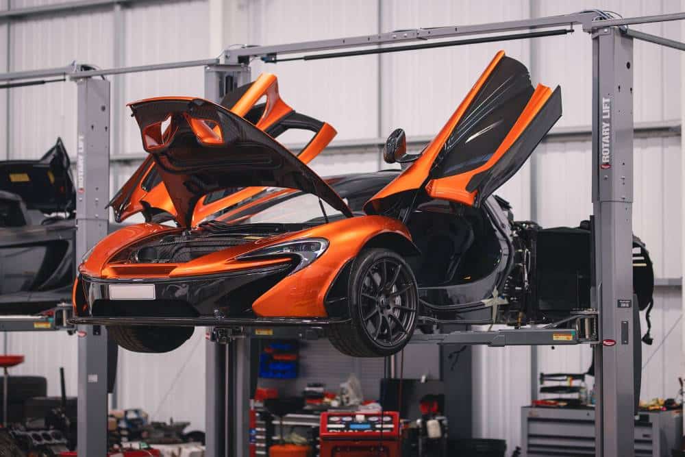 https://cdn.autogreeknews.gr/wp-content/uploads/2026/08/mclaren_p1_vengineering_4.jpg