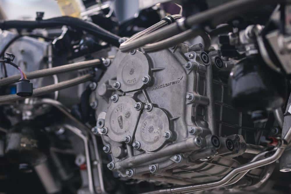 https://cdn.autogreeknews.gr/wp-content/uploads/2026/08/mclaren_p1_vengineering_6.jpg
