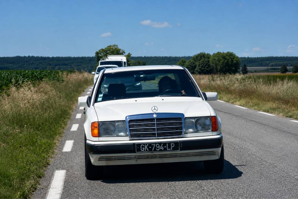 https://cdn.autogreeknews.gr/wp-content/uploads/2026/08/mercedes-200d-831000-km-1.jpg