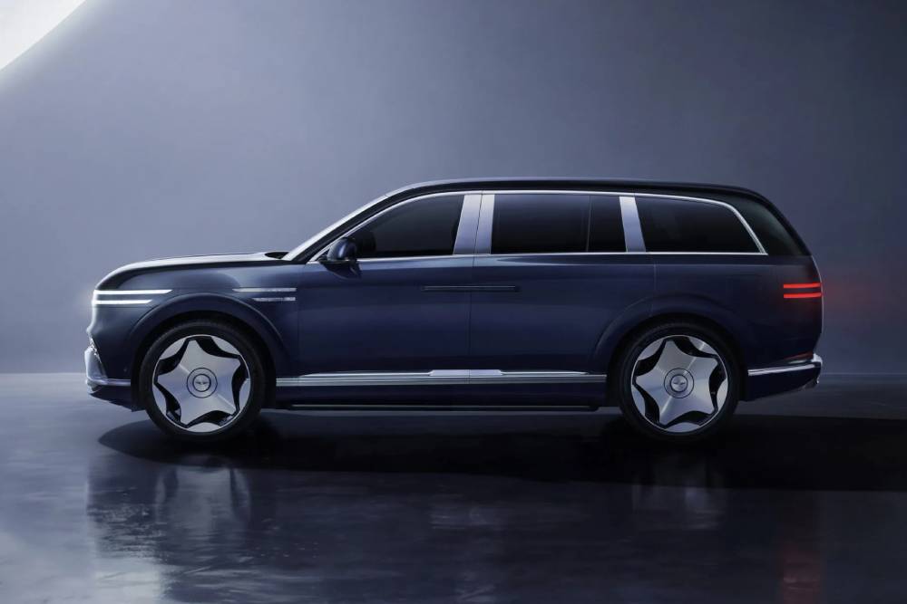 https://cdn.autogreeknews.gr/wp-content/uploads/2026/08/new-genesis-gv90-6.jpg