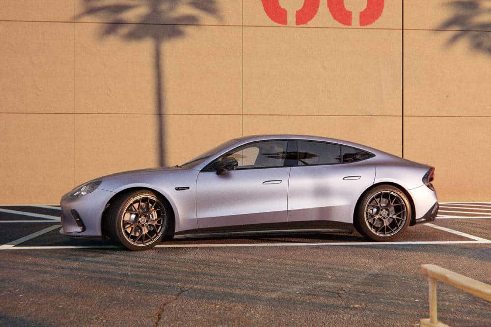 https://cdn.autogreeknews.gr/wp-content/uploads/2026/08/new-mercedes-amg-gt53-5-1.jpg