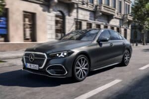 Νέα Mercedes C-Class ξεπερνά τον εαυτό της (+video)