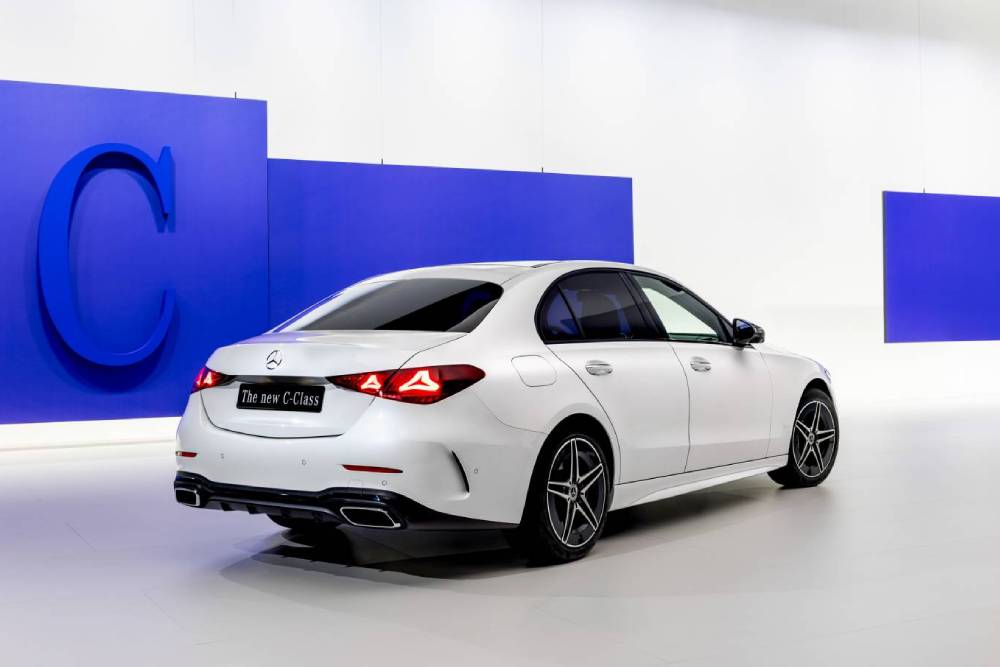 https://cdn.autogreeknews.gr/wp-content/uploads/2026/08/new-mercedes-c-class-5.jpg