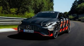 Η νέα Mercedes-AMG CLA 45 «φόρτισε» τα χρονόμετρα (+video)