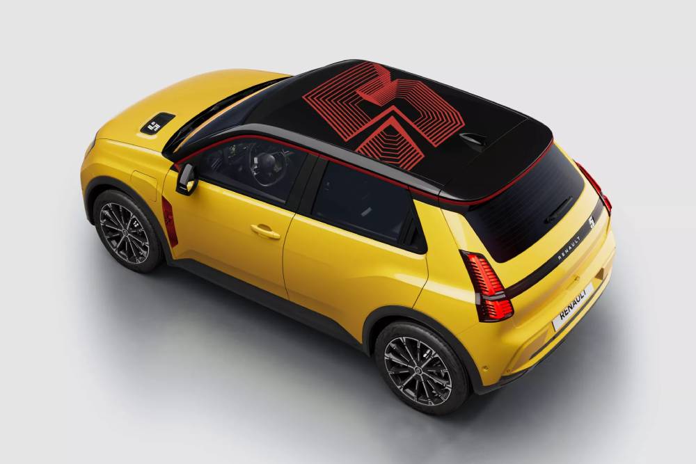 https://cdn.autogreeknews.gr/wp-content/uploads/2026/08/new-renault-5-e-tech-electric-6.jpg